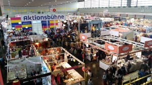 Blick über Halle 4 der Creativa