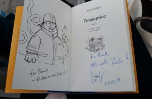 eine von David Safier und Oliver Kurth signierte Ausgabe von Traumprinz auf der Frankfurter Buchmesse