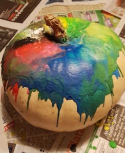 Regenbogen Kuerbis Halloween DIYs