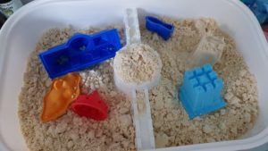 cooler DIY Indoor Kinetic Sand aus nur zwei Zutaten