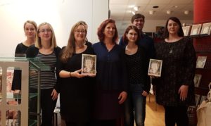 Ein Teil der Autoren der Geschichten aus den Herbstlanden Anthologie bei der Lesung in der Buchhandlung Koehl