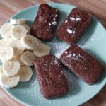 Rezept fuer gesunde Mini Bananen Schoko Kaesekuchen ohne Zucker und ohne Mehl für zwischendurch