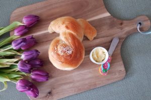 verdrehte Osterhasen ein Hefeteigrezept für Hefeteilchen zum Osterfruehstueck - Ein Rezept von Chaoshoch4