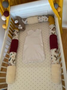 fertige Harry Potter Bettschlange im Babybett