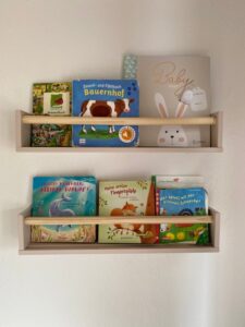 Kennas erstes Bücherregal von Vertbaudet