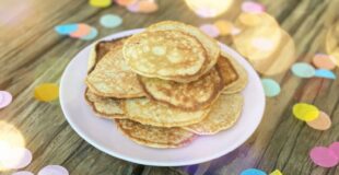 Apfelpfannkuchen BLW ohne Zucker fuer die ganze Familie ein Rezept von Chaos und Konfetti